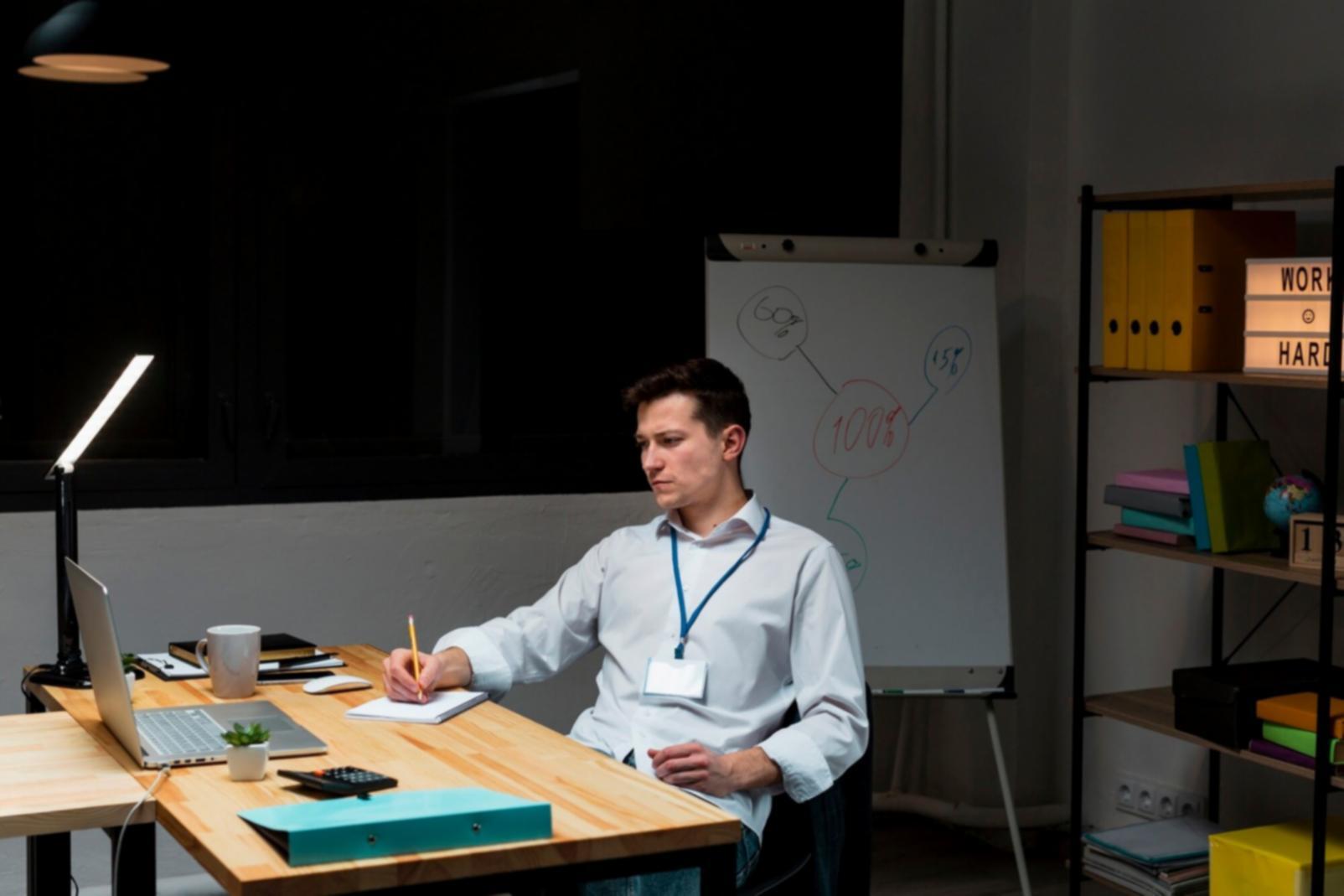 Espace de formation moderne avec outils de gestion financière